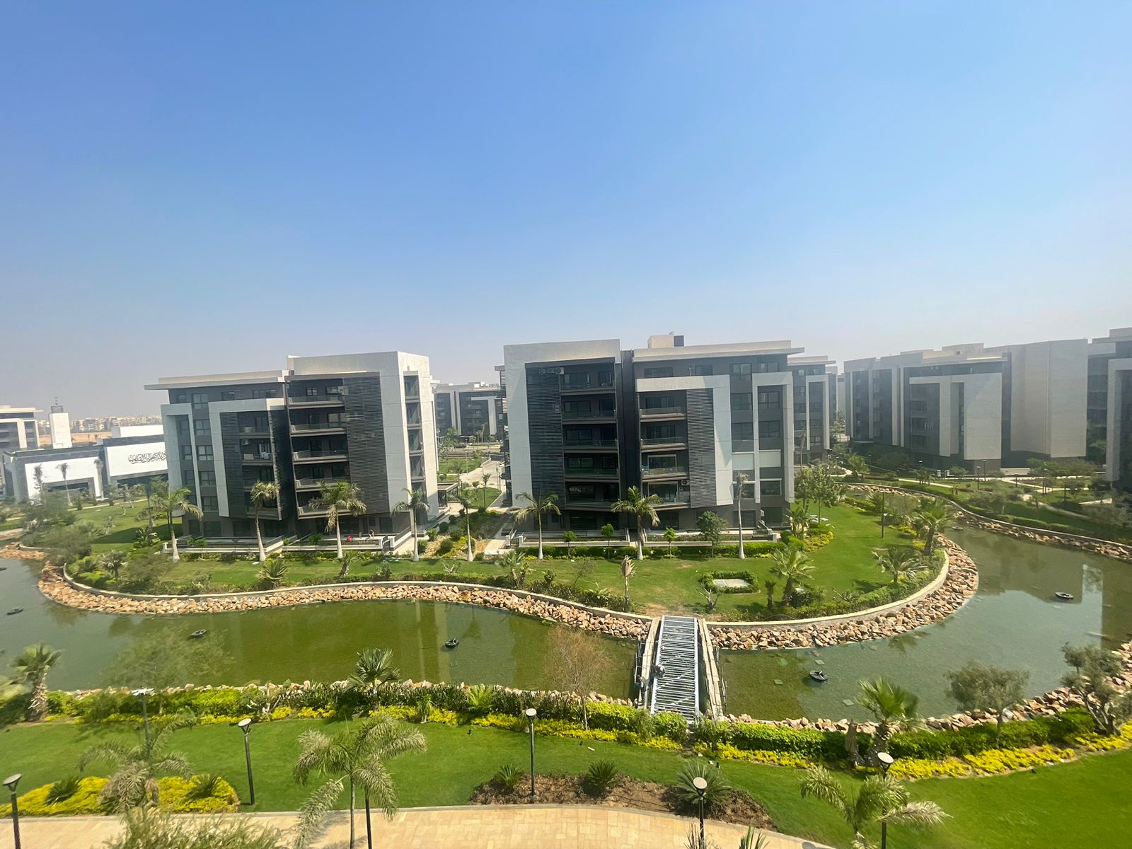 علي البحيرات مباشره شقه 178م الاكثر طلبا بمدينتي بريفادو دور