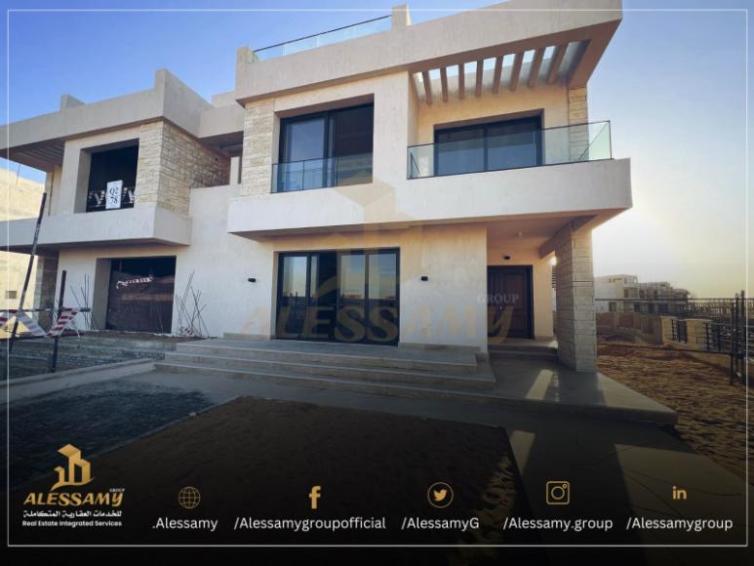 فيلا رباعية Q2 بمدينة نور بVG4 بتسهيلات 12 سنة L010