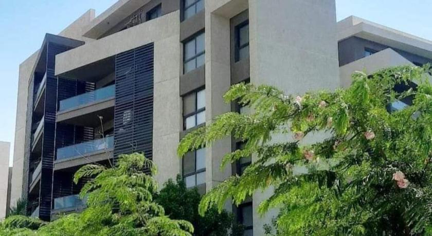 بمدينتى شقة 137 م2 بحري شرقي للبيع تقسيط تطل على بـارك
