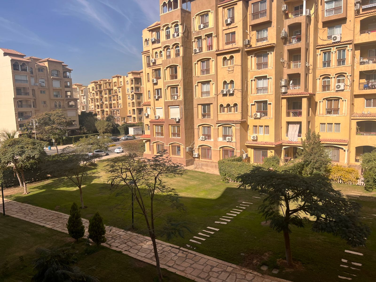 شقه للبيع كاش بمدينتي135متر  في الb1