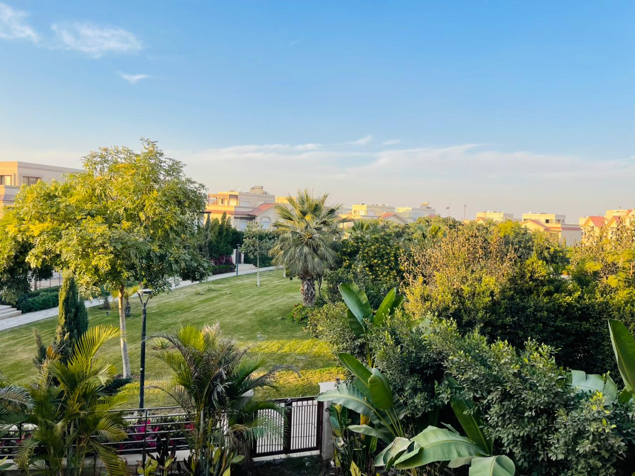 بسعر مميز تاون هاوس للبيع بمدينتي 307م للبيع تشطيب فندقي 