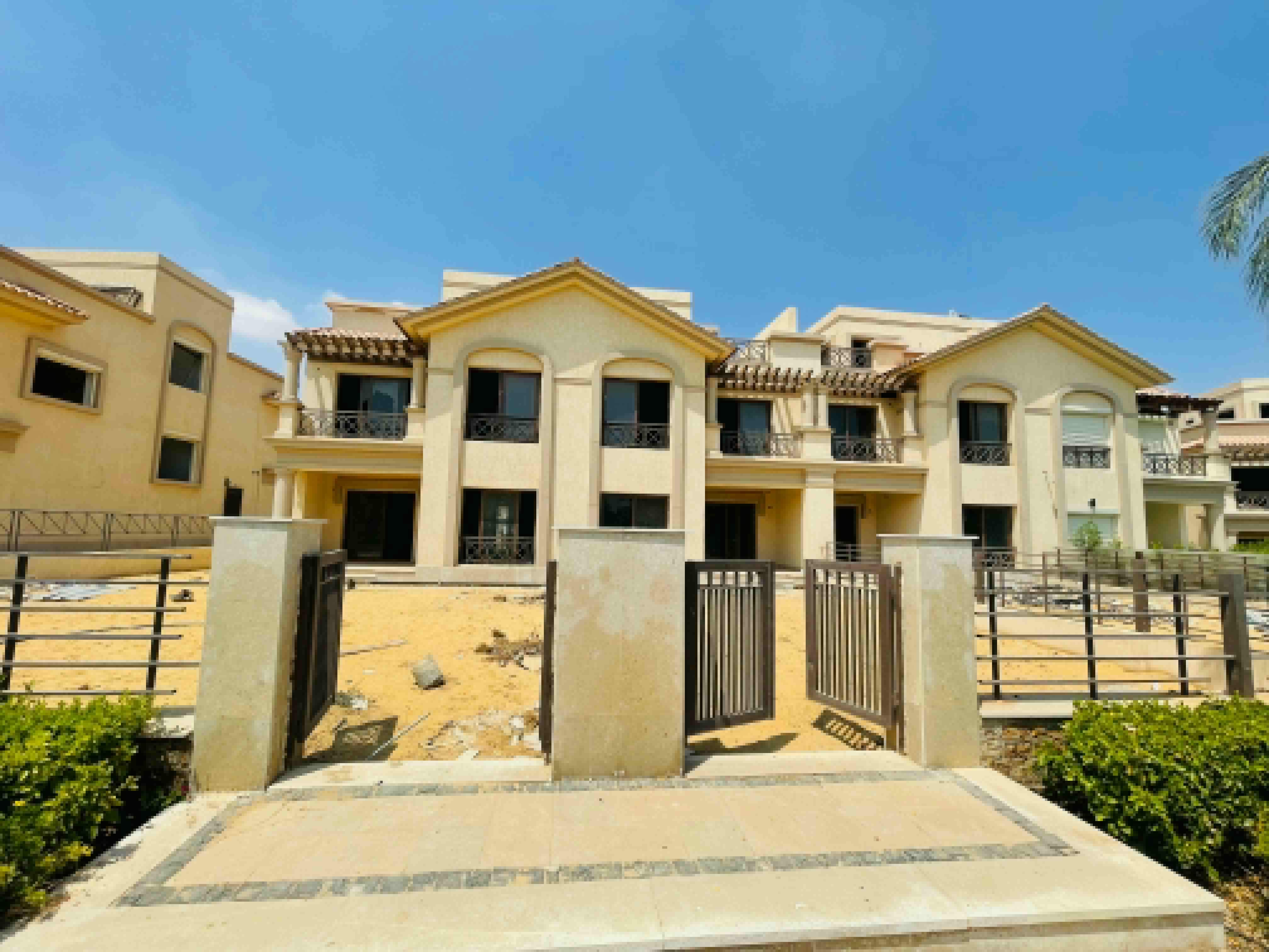 تاون هاوس للبيع بالتقسيط بمدينتي مجموعة 25 كورنر 340م 