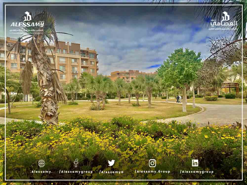 شقه للبيع كاش بمدينتي 89متر في الb6 تطل علي الشارع الرئيسي