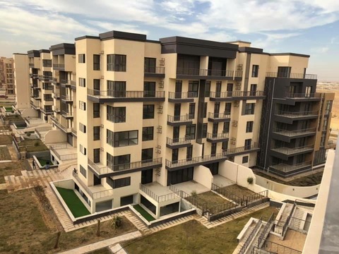 شقه  للبيع كاش بمدنتي196متر  في الb8