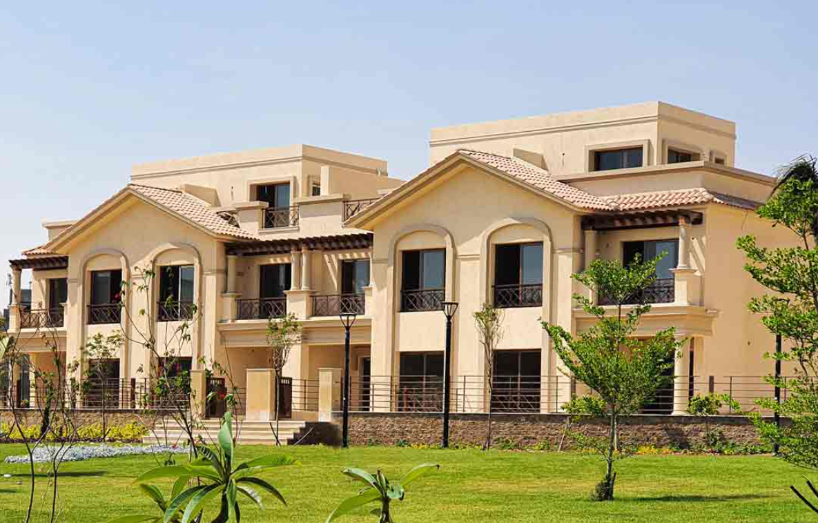 بمدينتى فيلا 304 م2 للبيع تقسيط تطل على شارع رئيسى