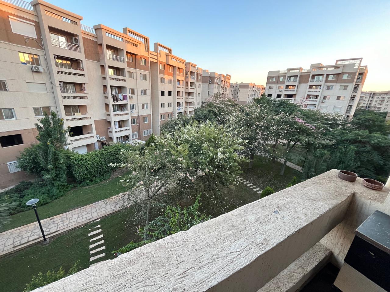 شقة للإيجارالمفروش بمدينتى فىB11 مساحه104م ارضي بجاردن