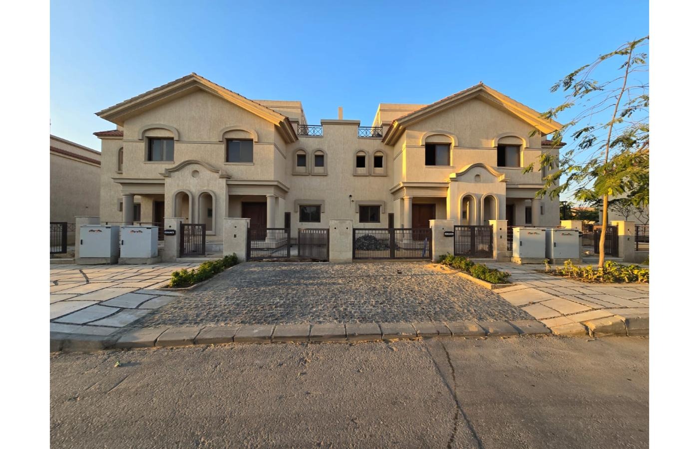 فيلا رباعية للبيع بvg3 وايد جاردن فيو 316م ناصية استلام فوري