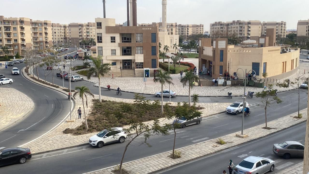 شقه للبيع بمدينتى فى B11 بمساحه 200م