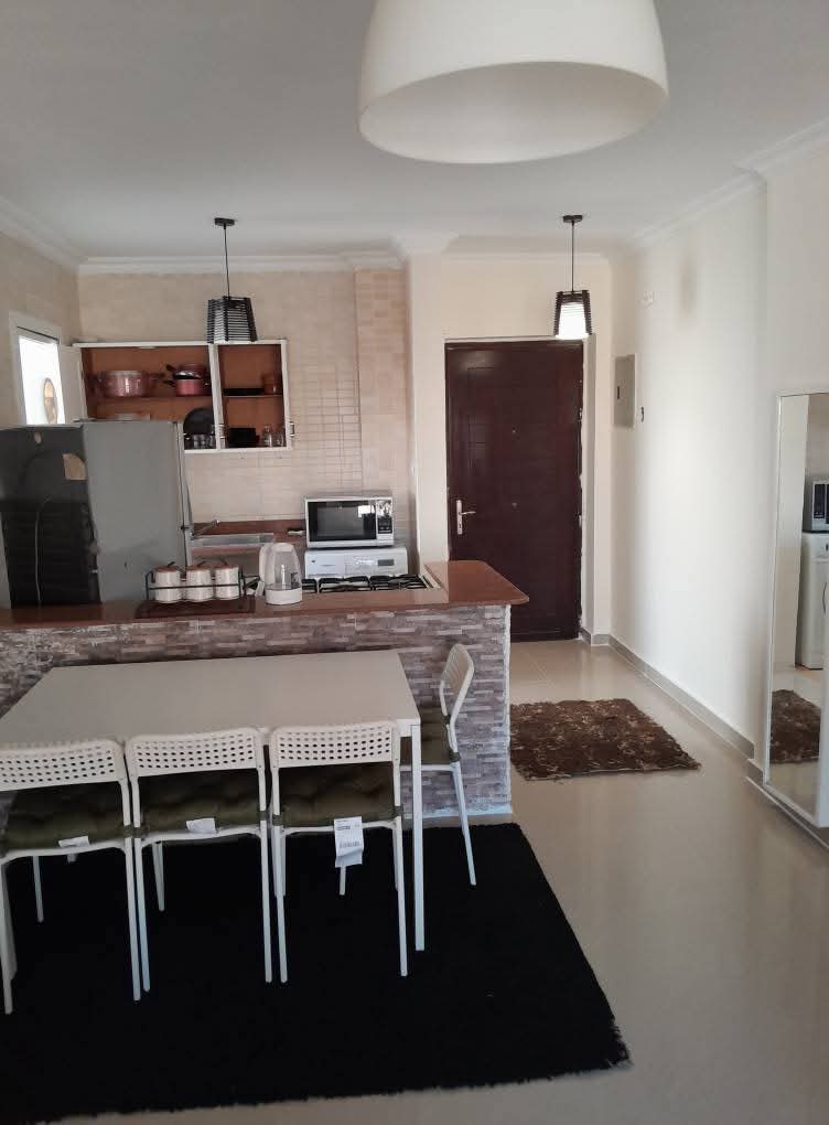 شقه للايجار المفروش بمدينتي في الb11 مجموعه 112 