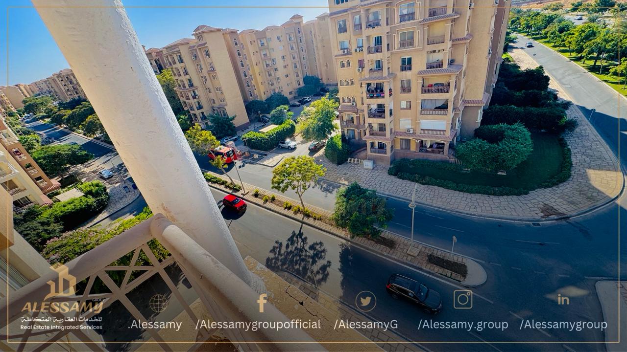 بمدينتى شقة 315 م2 للبيع كاش بالمرحله الاولى دور متكرر تطل ع