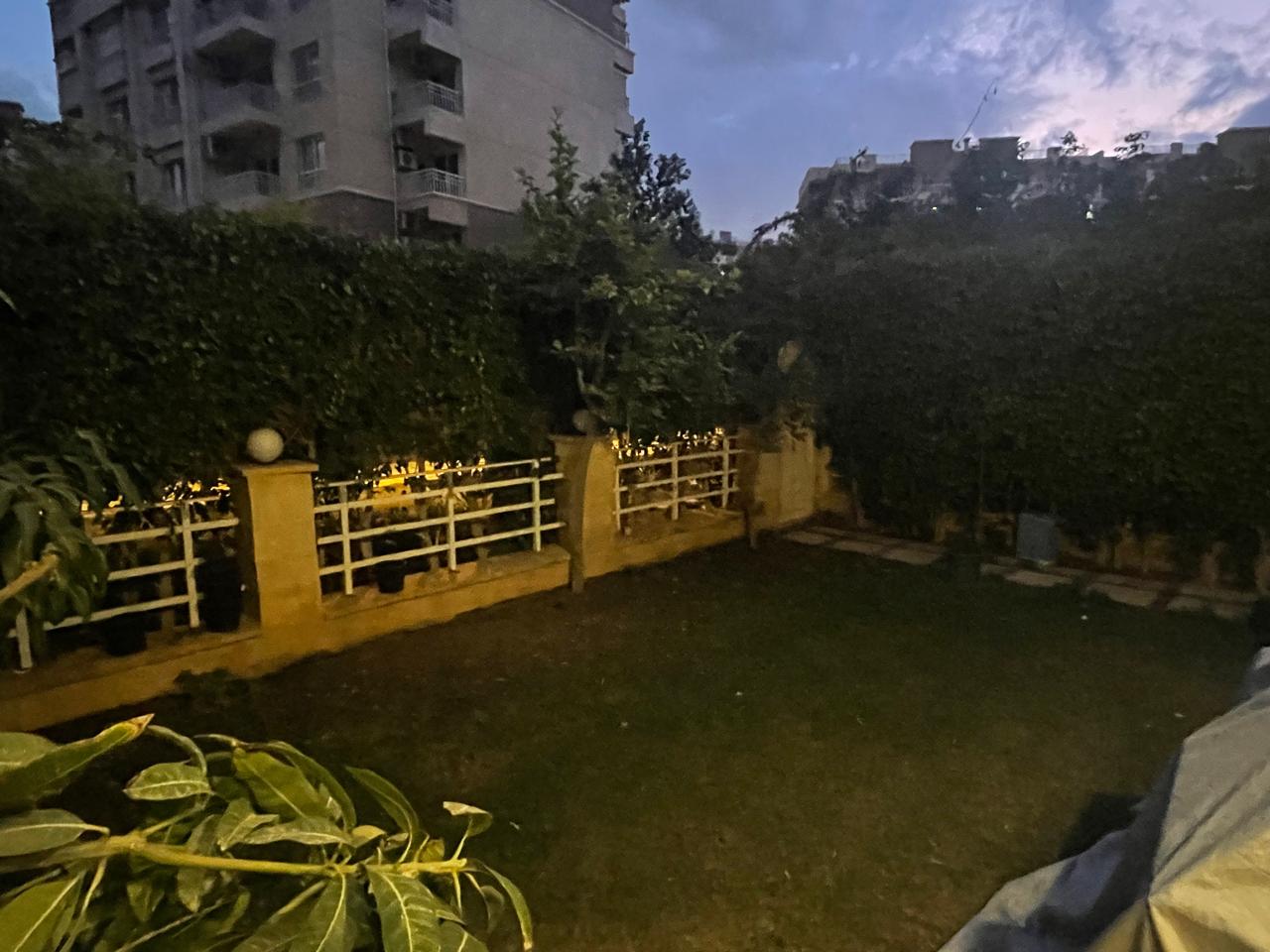 بمدينتى شقة 108 م2 قبلي غربي للبيع كاش تطل على وايد جـــاردن