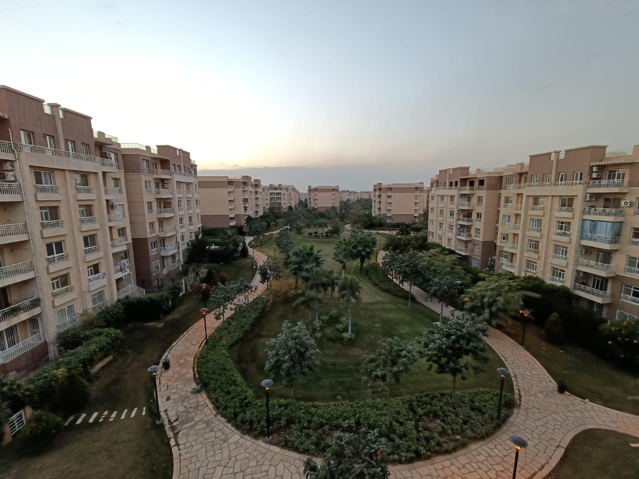 للبيع شقه 116م دور رابع طرفيه فيو وايد جاردن غير مجروحه b11