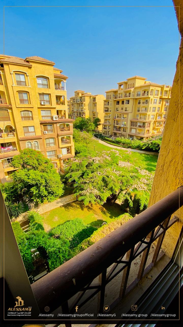 شقه للبيع كاش بمدينتي 240متر في الB1