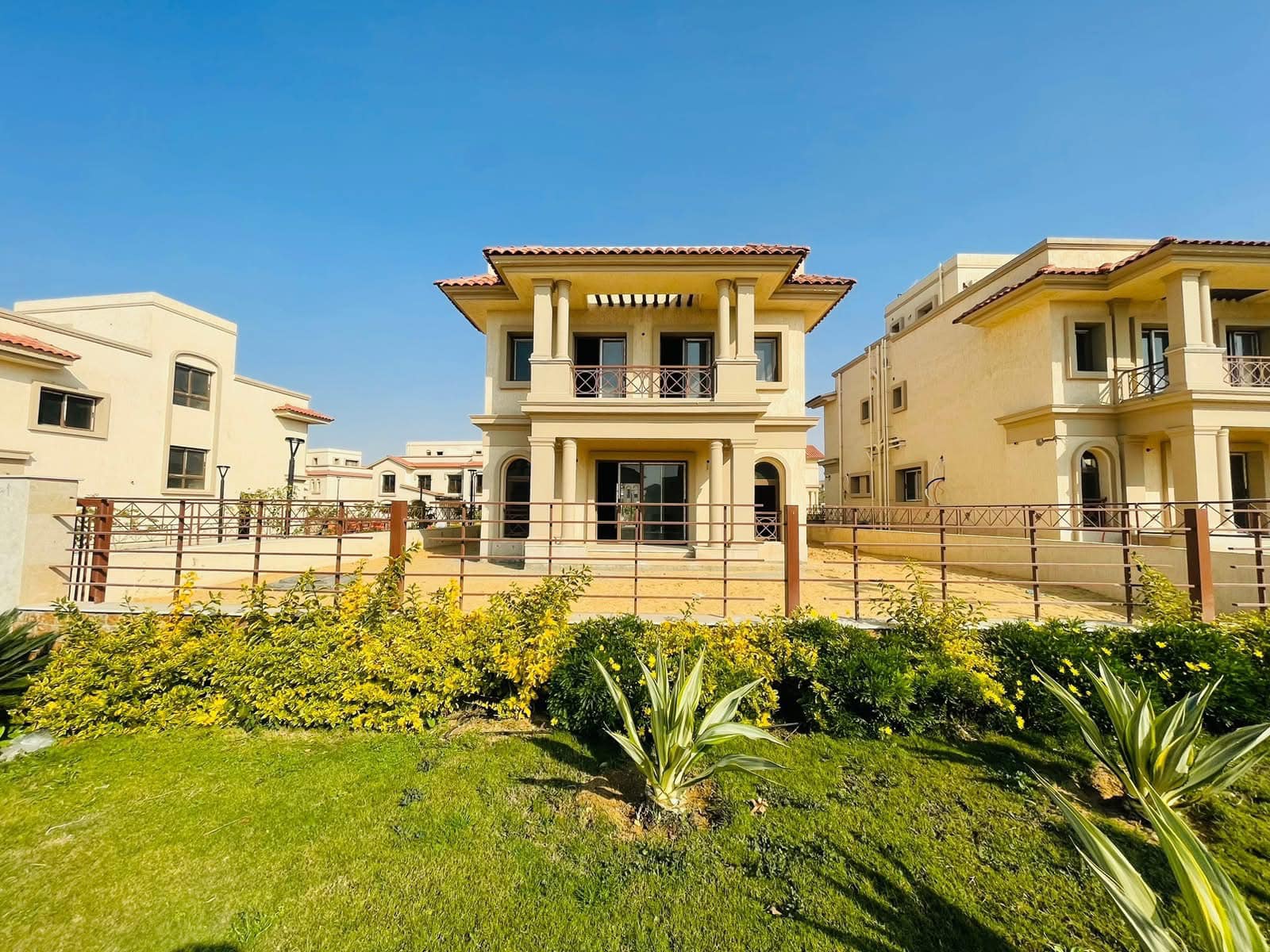فيلا مستقلة للبيع بمدينتي بحري على ناصيه  561 م ب VG3 