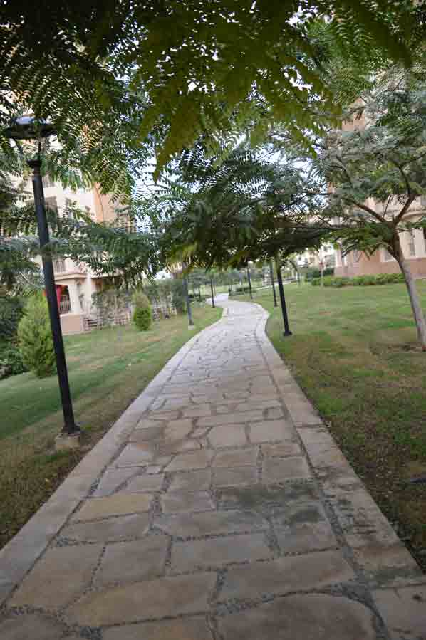 شقه للبيع كاش بمدينتي116متر في الb11 فيو جاردن