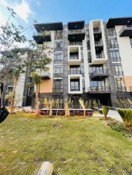 شقة 103م للبيع بالتقسيط بمدينتي B8 جاردن فيو دور متكرر