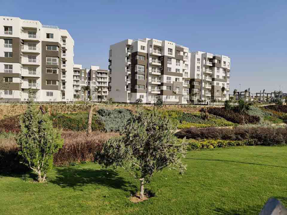 شقه  للبيع  كاش بمدينتي 74متر في الB12