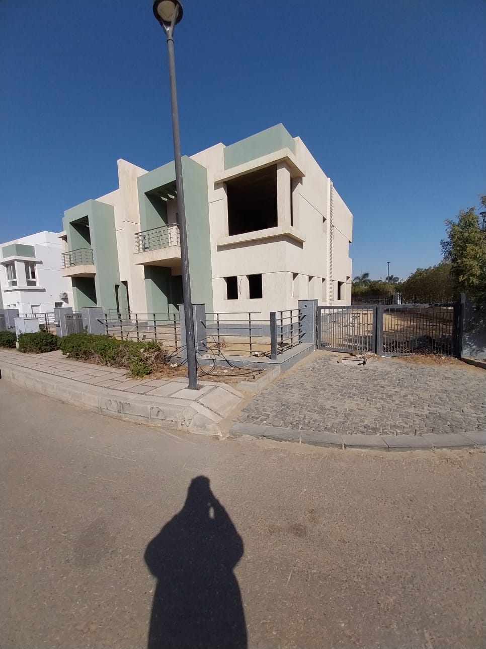 اميز فيلا توين هاوس طرفيه وناصيه نموذج j مودرن مساحه ارض395م