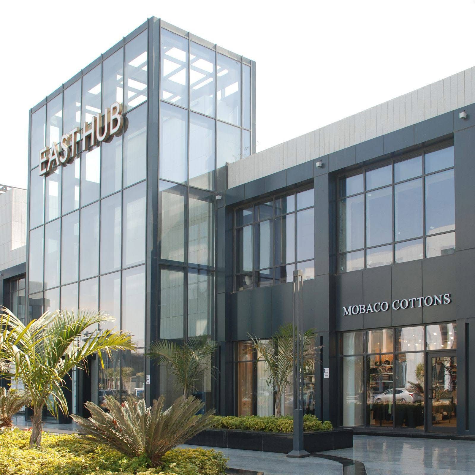 محل 55متر للبيع بالتقسيط في مدينتي EAST HUB بموقع مميز