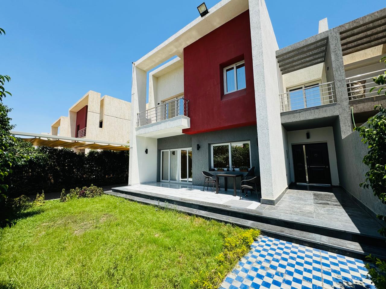 فيلا i للايجار مفروش بمدينتى 250م ارض تشطيبات على جاردن 