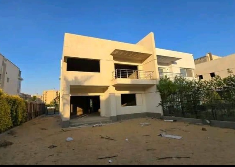 فيلا نموذج J بمساحة 448م بالVG5 بموقع حيوي بسعر مميز جدا 