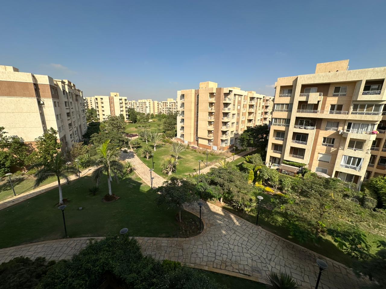 شقه للبيع كاش بمدينتي 110متر في الB11