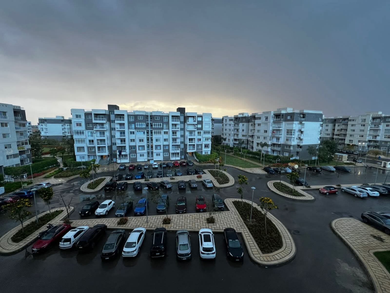 شقه للبيع كاش بمدينتي 116متر في الb10