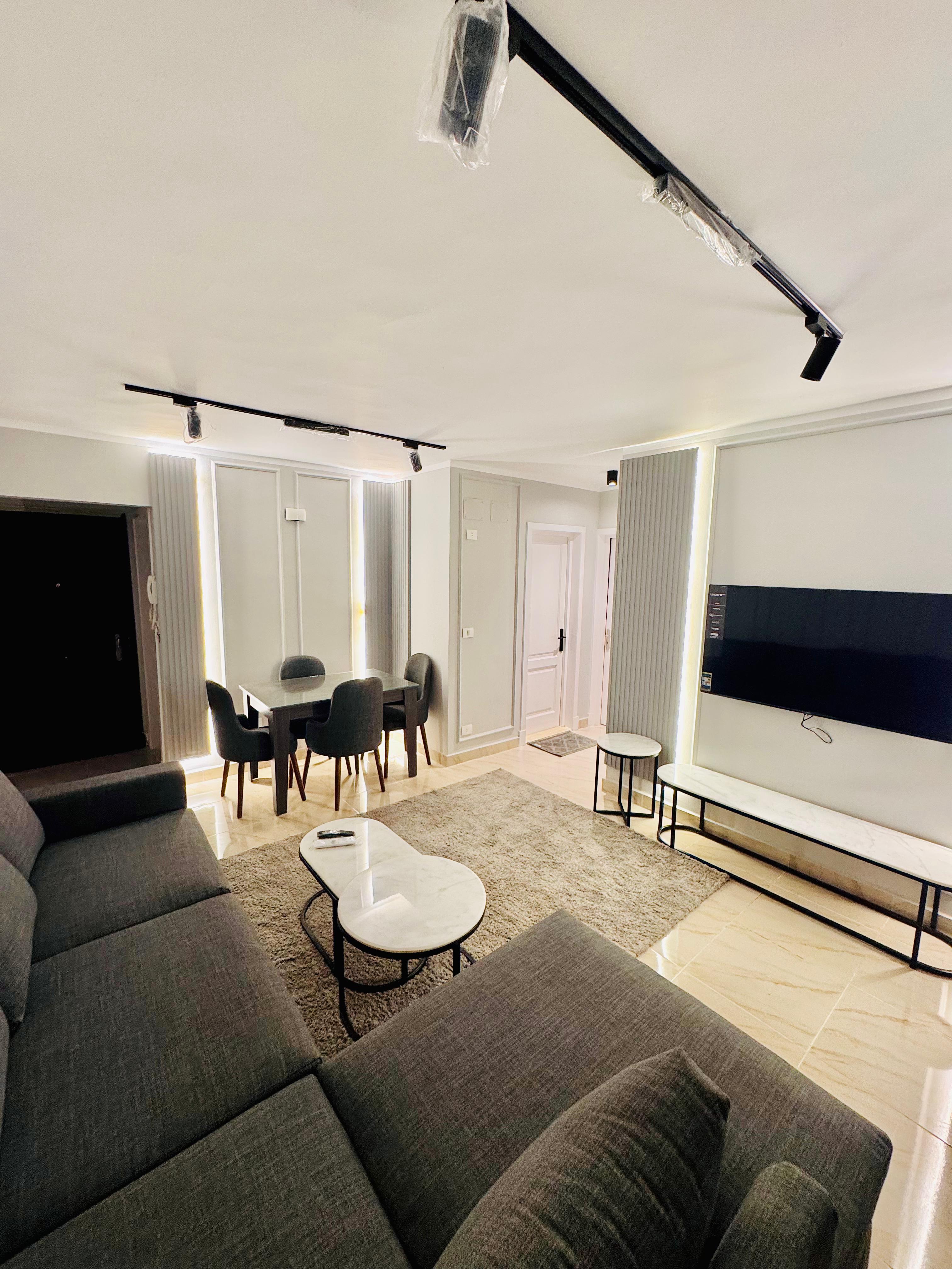 شقة للإيجار المفروش بمدينتي على وايد جاردن فيو اول سكن