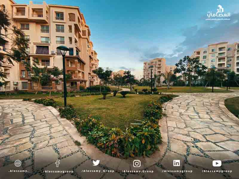 شقه للبيع بمدينتي 106 متر في الb1 تطل علي نارو جاردن فيو 