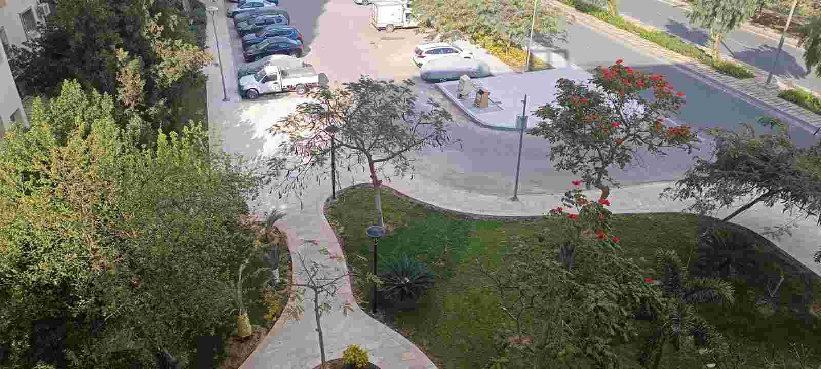 بمدينتى شقة 143 م2 بحري شرقي للبيع كاش تطل على شارع رئيسى