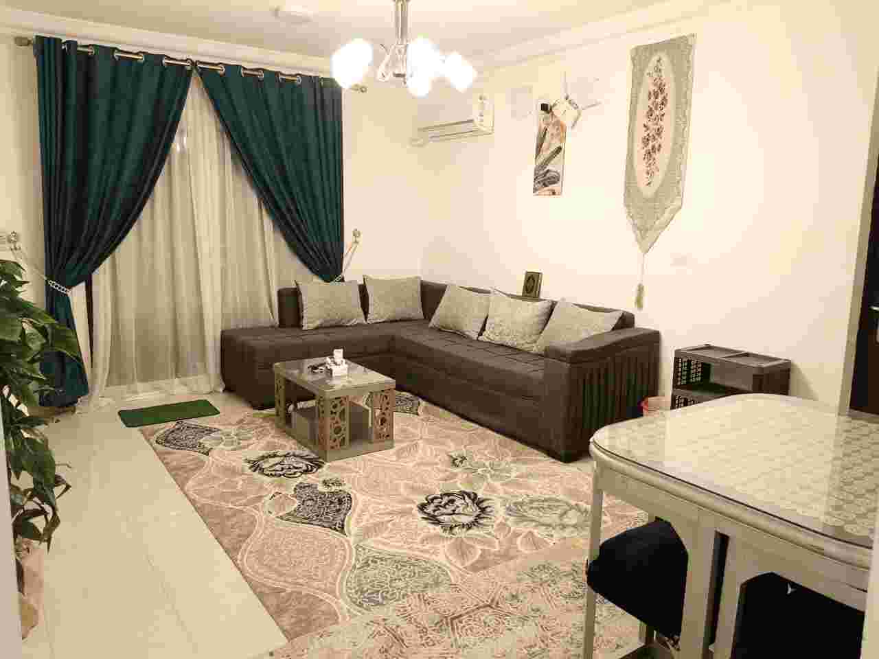 شقه للايجار المفروش بمدينتي 92متر  في الB10