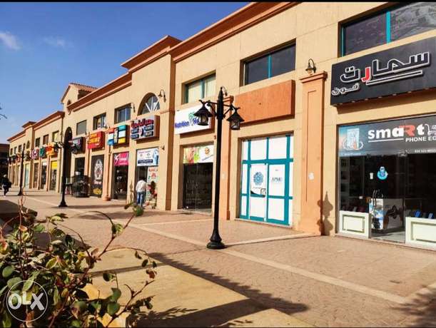 عيادة فى الاوبن اير مول موقع مميز متاحة للبيع 
